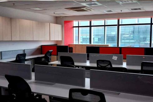 Commercial office space for rent in Mohan Cooperative Industrial Estate, Delhi NCR.